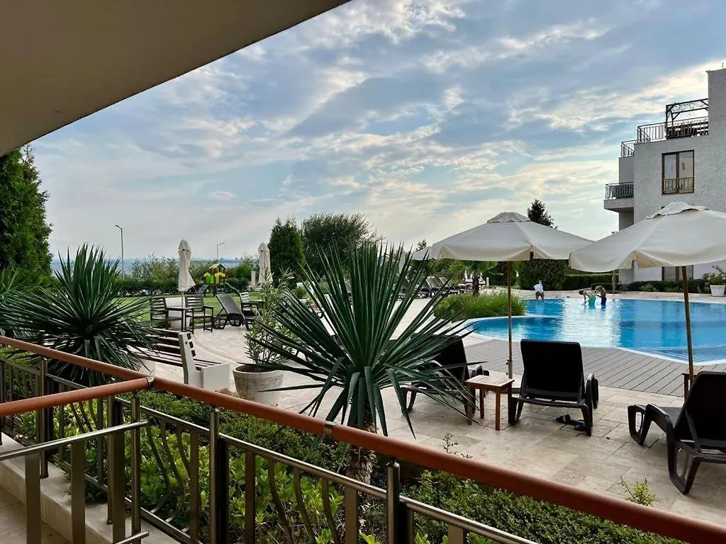 Diamond Beach Garden Apartment Burgas